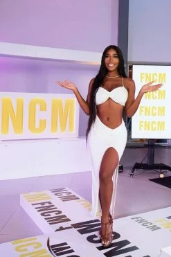 SPRING HAZE White Knotted Slit Skirt Two Piece Set