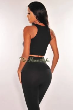ITZON APPAREL HMS ESSENTIAL: Black Ribbed Seamless Sleeveless Crop Top