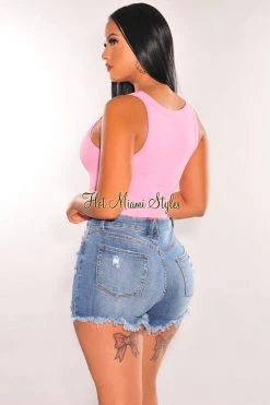 Idea... HMS ESSENTIAL: Pink Ribbed Seamless Sleeveless Crop Top