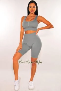 Sole Mio (set) HMS Fit: Dusty Sage Seamless Padded Biker Shorts Two Piece Set